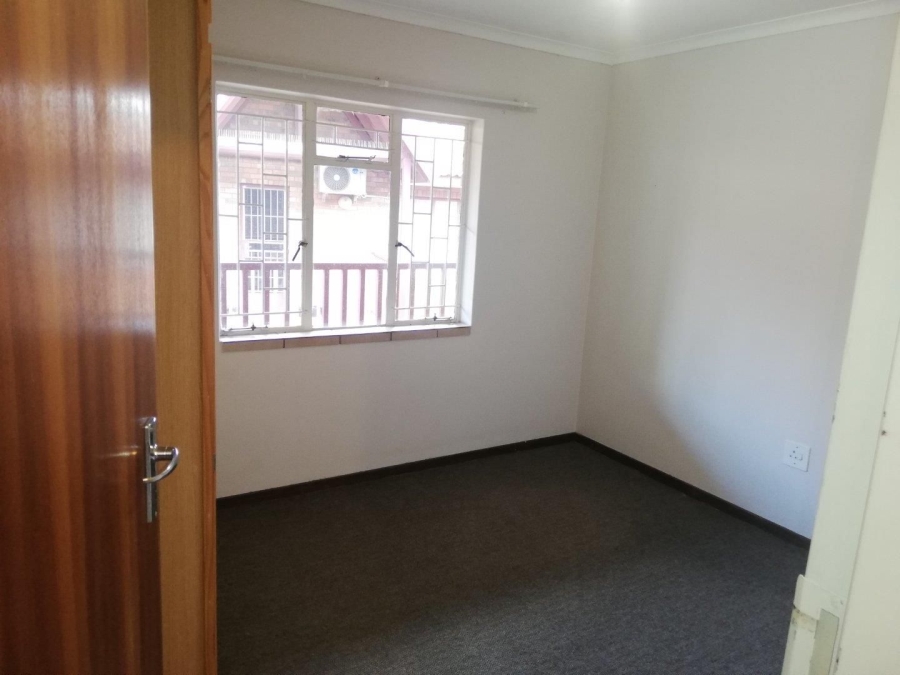 2 Bedroom Property for Sale in Kannoniers Park North West